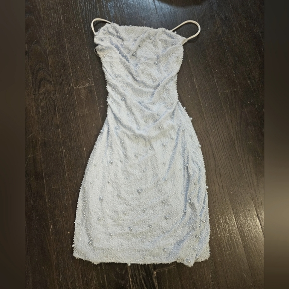 Light blue beaded Windsor dress - Picture 2 of 4